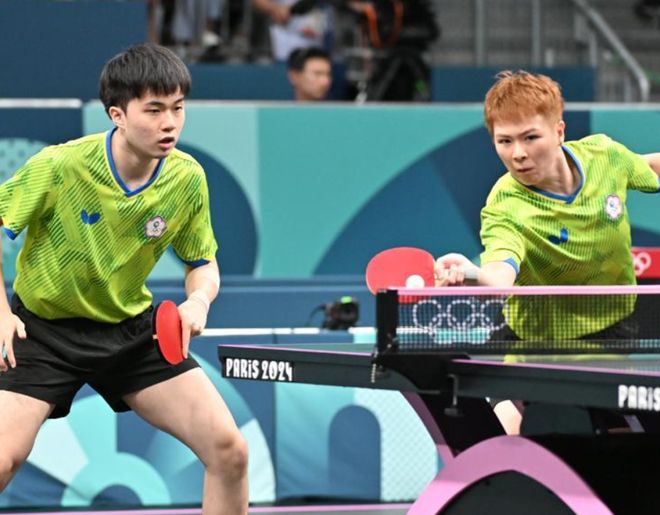 他以顽强的 他以顽强的